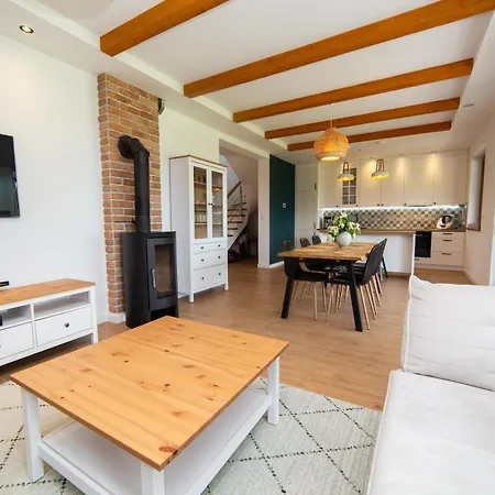 Dom Nad Jeziorem Gleboczek בית נופש *