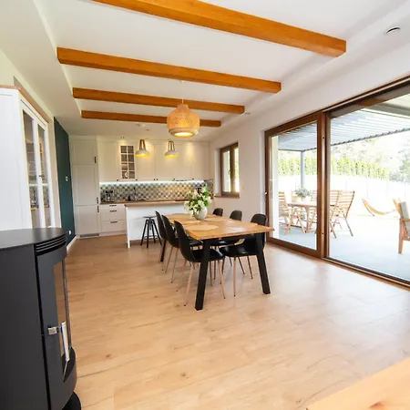 Dom Nad Jeziorem Gleboczek בית נופש Lipnica (Bytow)