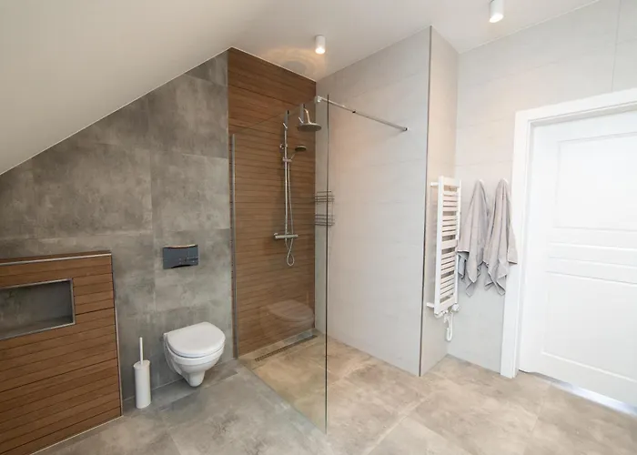 Dom Nad Jeziorem Gleboczek Semesterbostad Lipnica (Bytow)