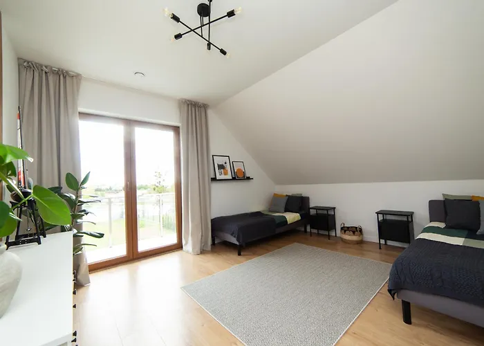 Semesterbostad Dom Nad Jeziorem Gleboczek Lipnica (Bytow)